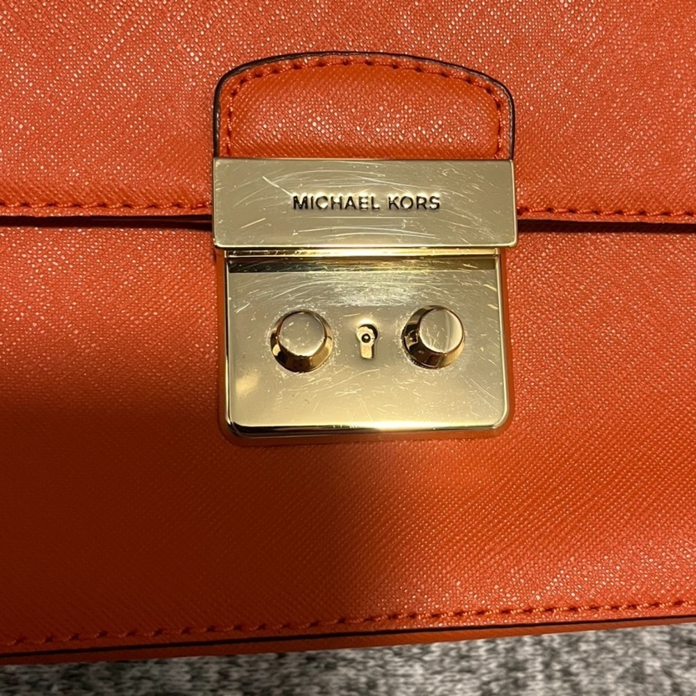 Michael Kors Brandi Medium Saffiano Leather Shoulder/Crossbody Bag - Picture 7 of 14